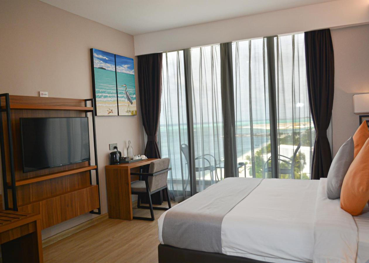 Triton Prestige Seaview And Spa Маафуші Екстер'єр фото